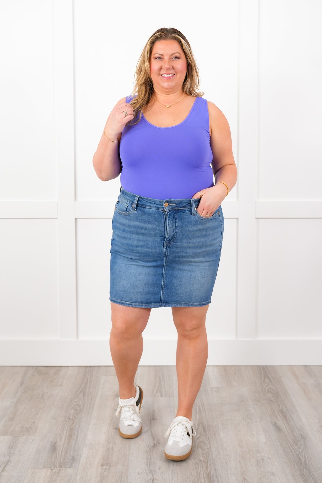 Door Buster! Plus/Reg Solid Sleeveless Reversible Tank Top