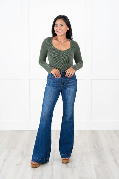 Plus/Reg Ribbed Long Sleeve V Neck Top (Multiple Colors)