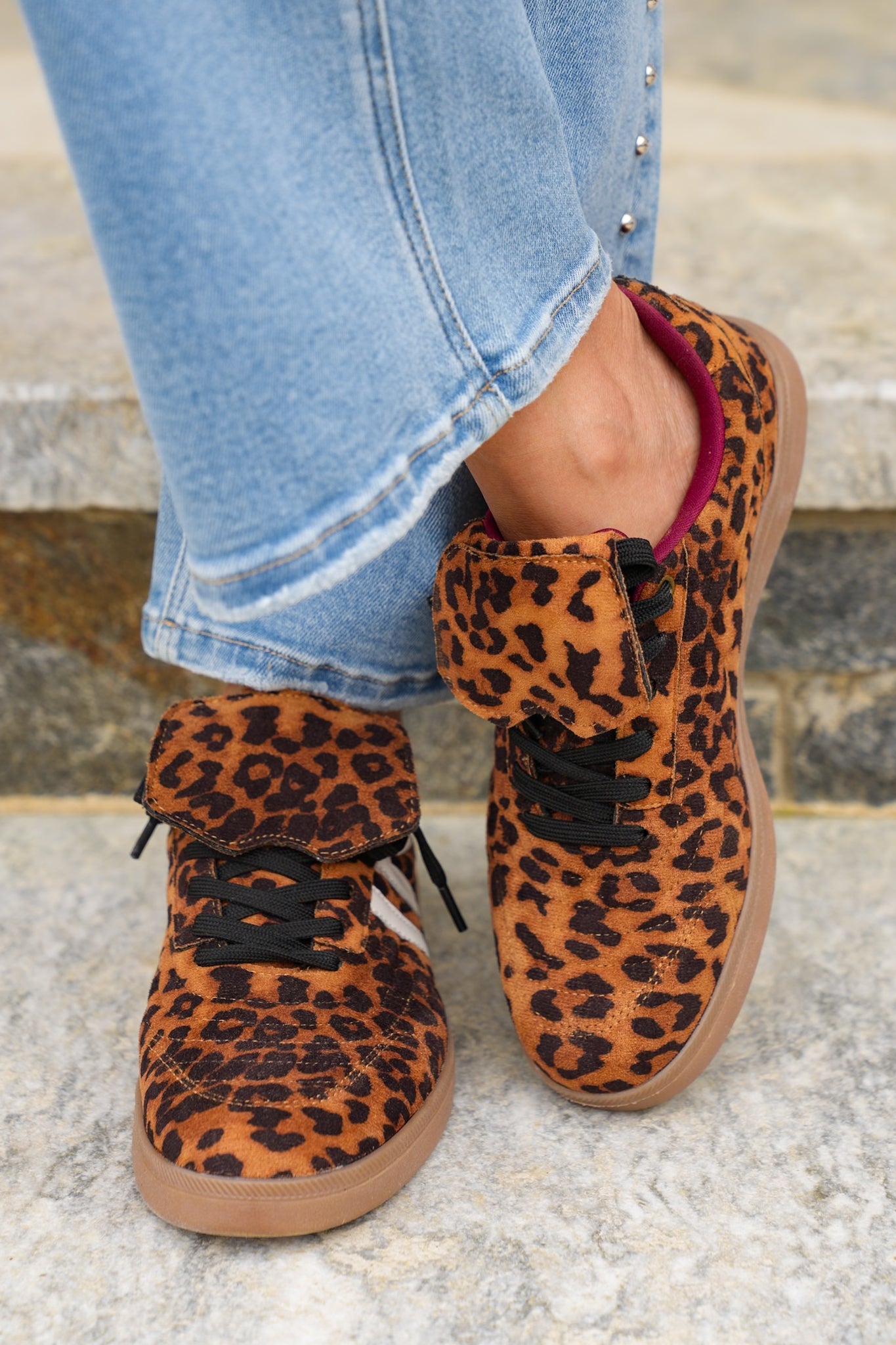 Folded Tongue Low Top Sneaker