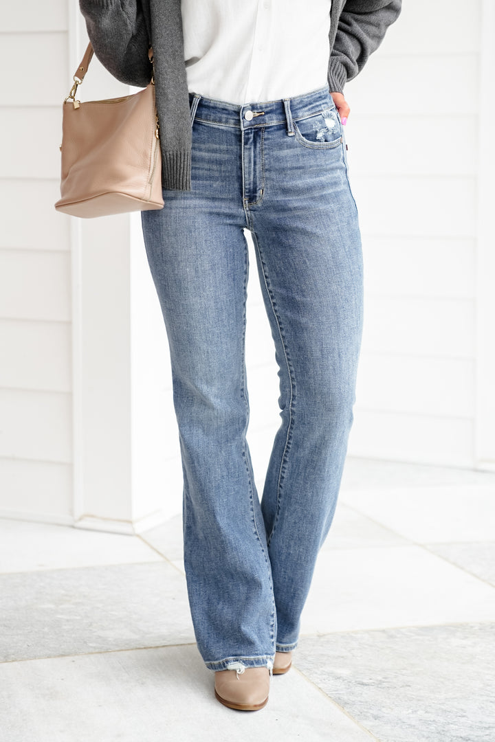 Judy Blue Mid Rise Medium Vintage Wash Bootcut Jeans with Distressed Hem
