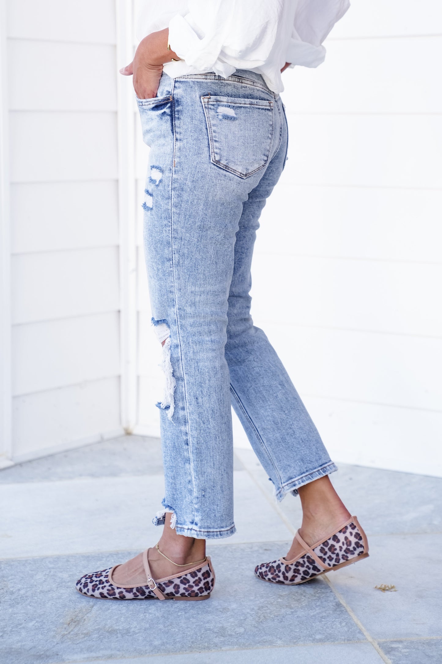 Lovervet Love at First Sight Mid Rise Acid Wash Cropped Straight Leg Jeans