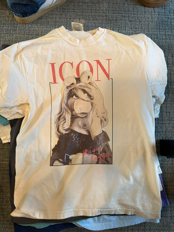 Plus/Reg Short Sleeve "Miss Piggy Icon" Graphic Tee