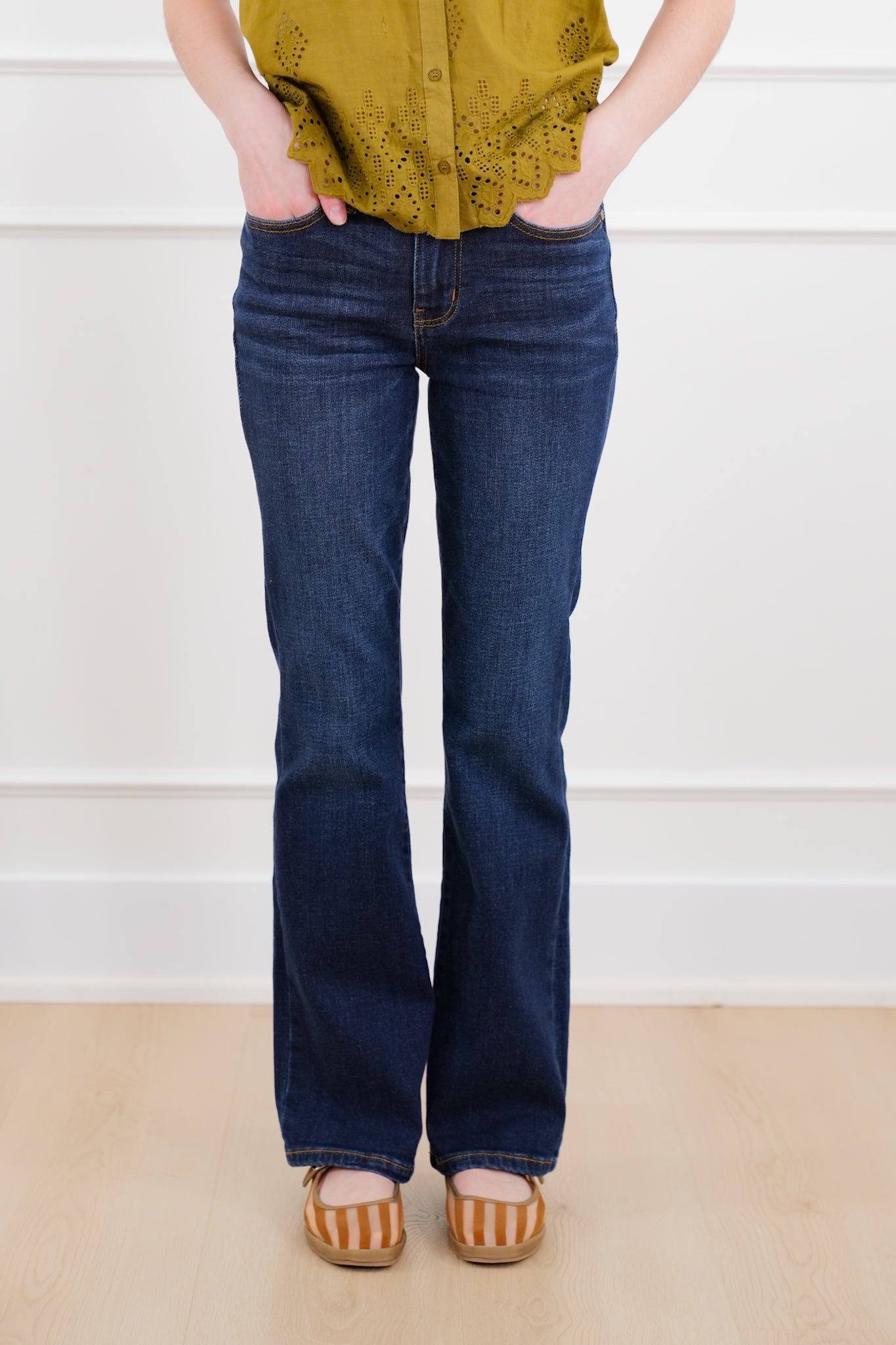 Judy Blue PETITE Mid Rise Dark Wash Bootcut Jeans