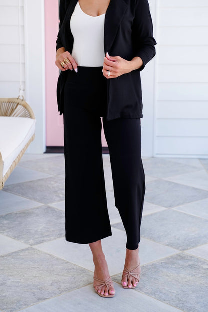 Door Buster! Plus/Reg Solid Knit Wide Leg Cropped Pull On Pants
