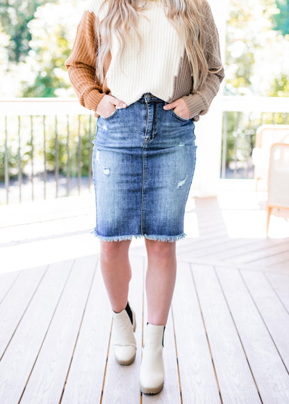 Risen Frayed Hem Denim Skirt
