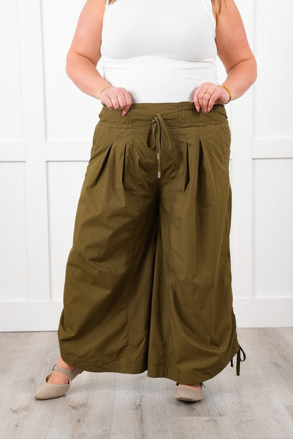 Plus/Reg Pleated Smocked Waist Wide Leg Pants