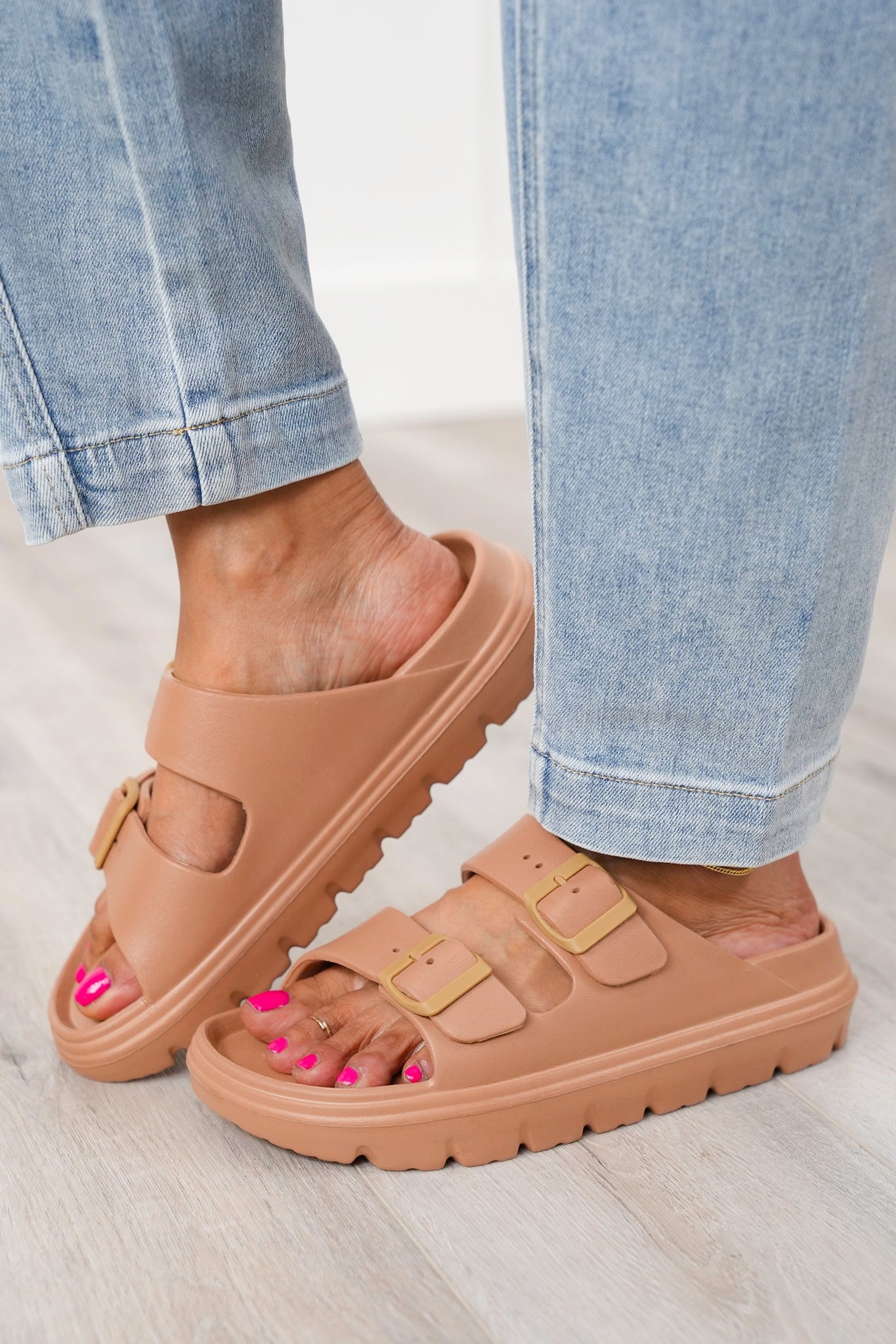 【COVERNAT】Note Cork Slide Taupe AL18250_Circa_Scalloped_Foldov