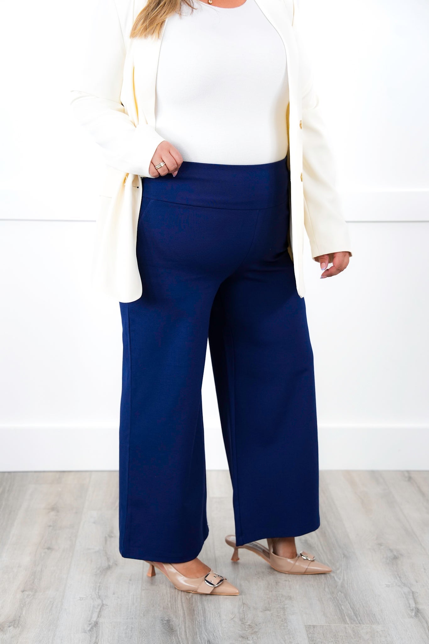 Door Buster! Plus/Reg Solid Double Knit Wide Leg Cropped Pull On Pants