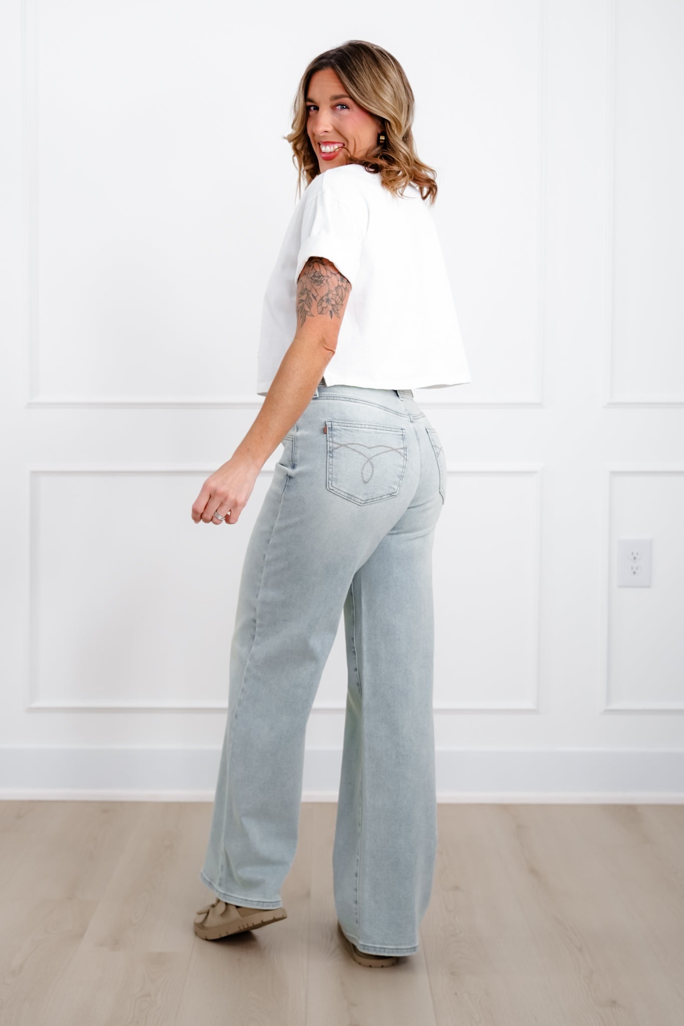 Judy Blue High Rise Medium Wash Column Straight Leg Jeans