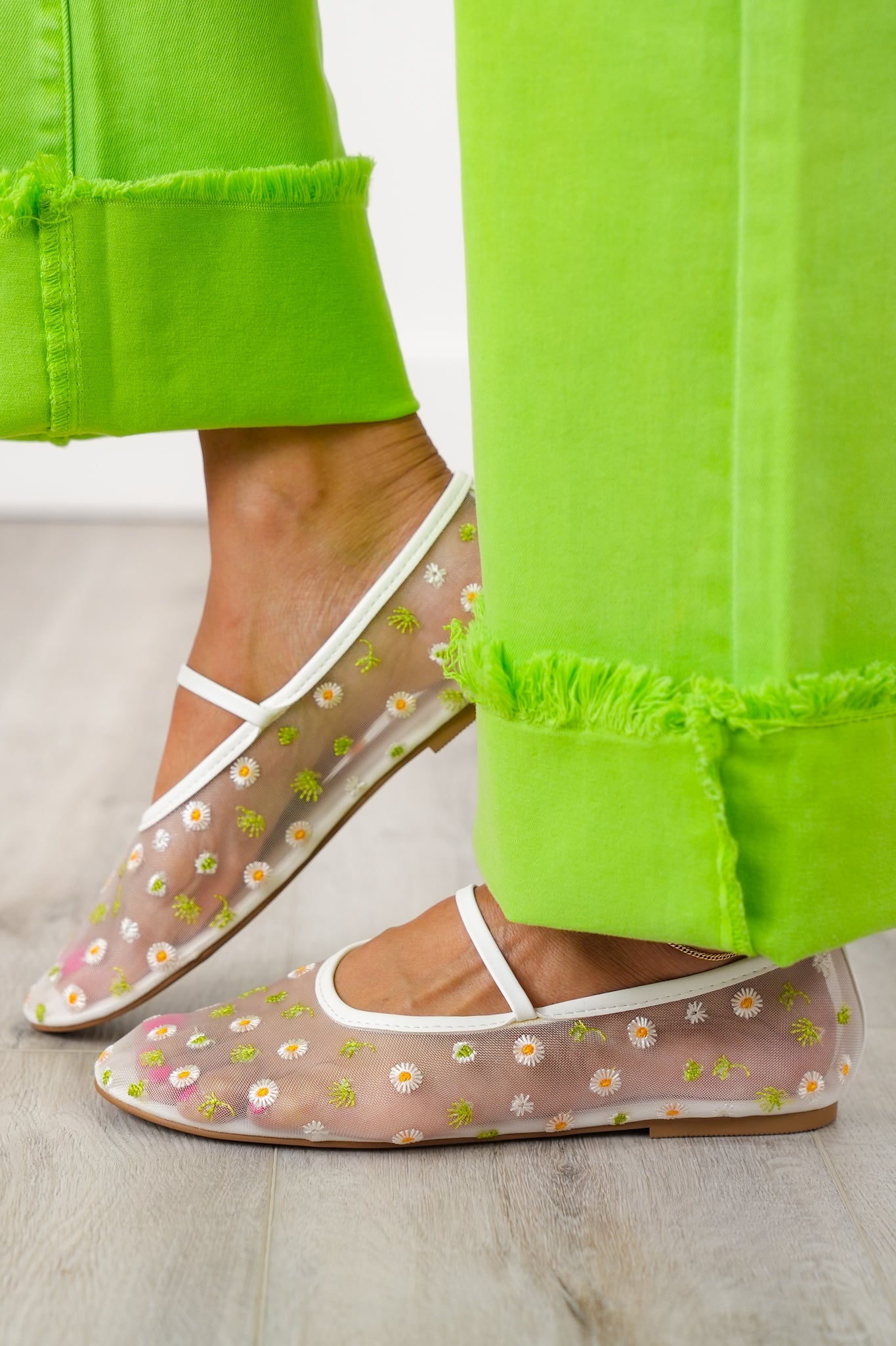 Floral Embroidered Flat Ballet Shoe