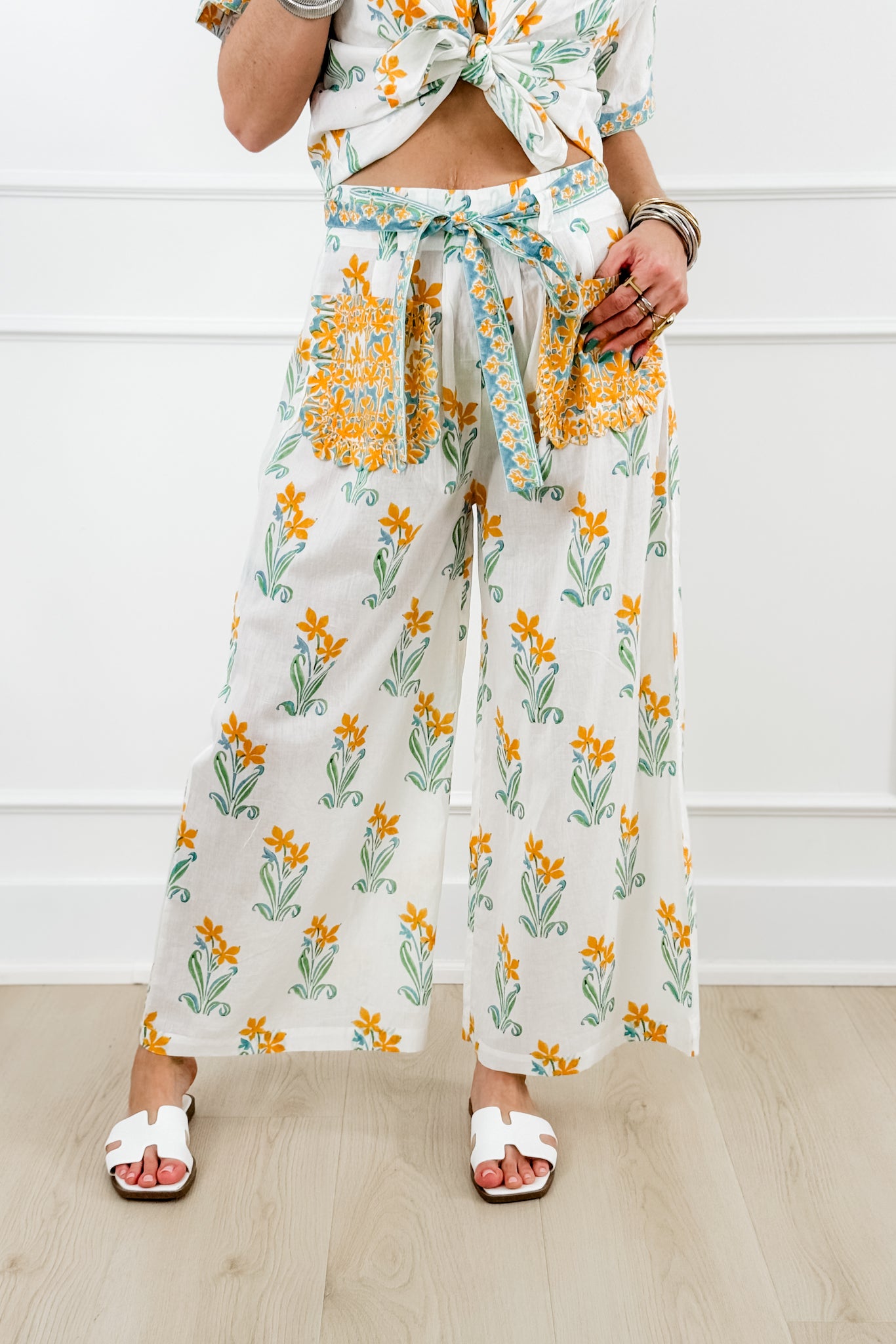POL Floral Print Wide Leg Pants with Patch Pockets