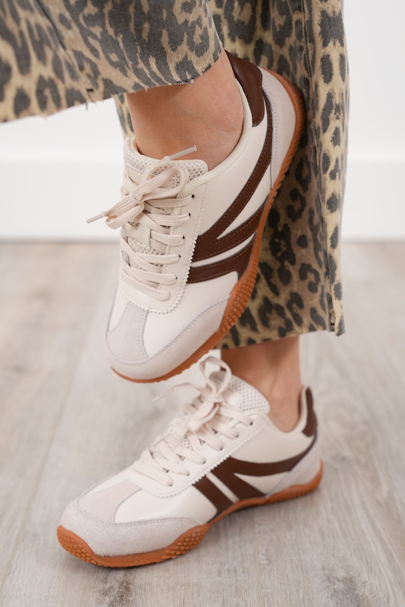 Contrast Design Athletic Sneakers