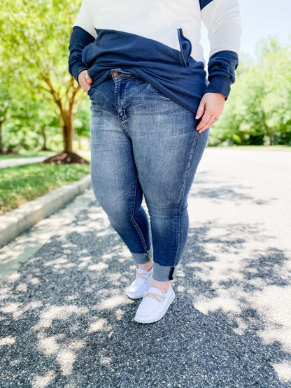 Judy Blue Material Girl Contrast Wash Relaxed Fit Jeans