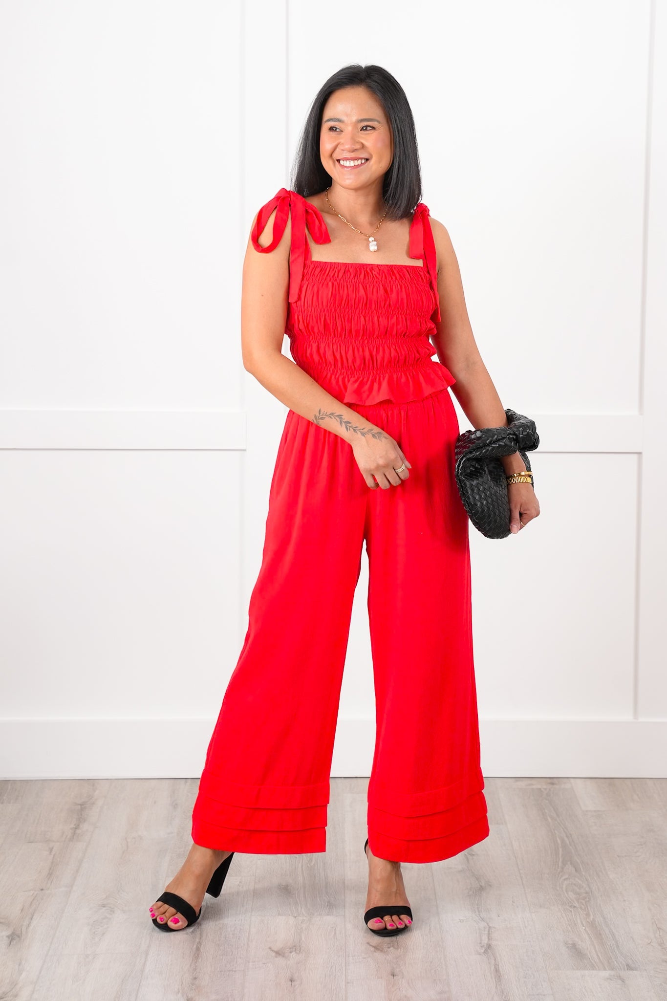Linen Blend Elastic Waist Ankle Pants with Ruffle Detail