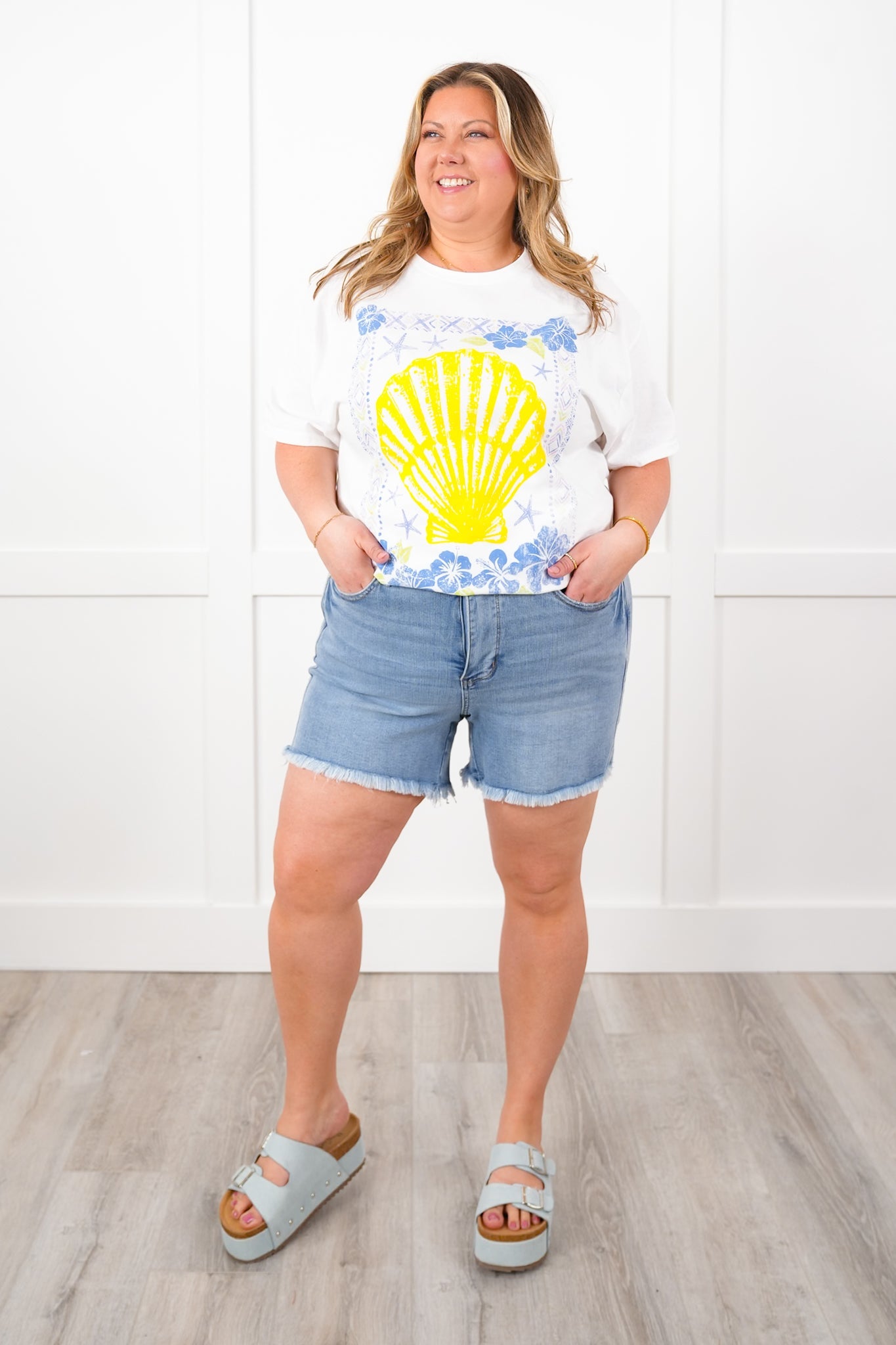White Short Sleeve Tropical Sea Shell Graphic Tee