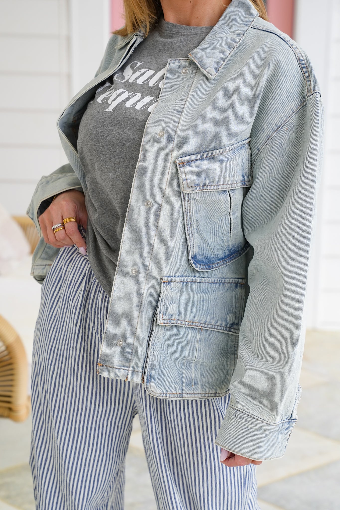 Veveret Light Wash Denim Long Sleeve Utility Jacket