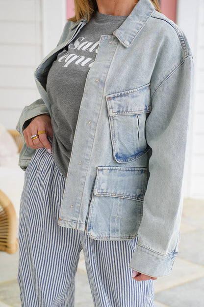 Veveret Light Wash Denim Long Sleeve Utility Jacket