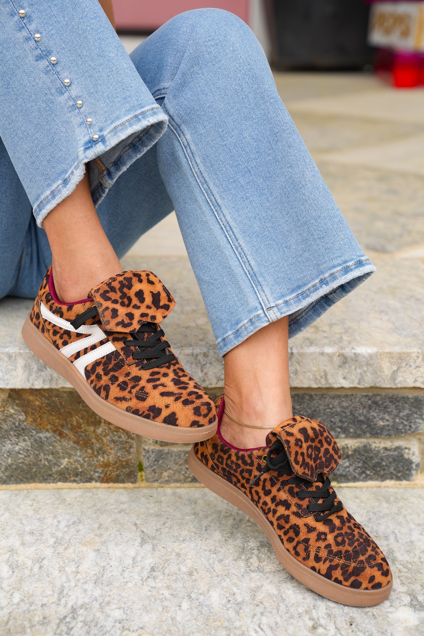 Folded Tongue Low Top Sneaker