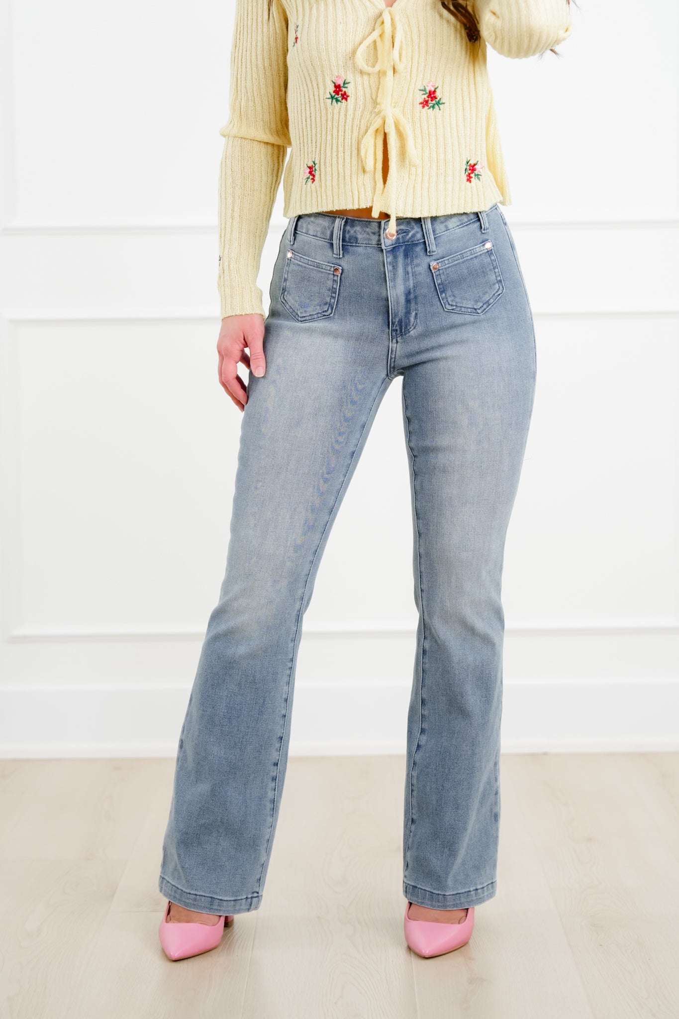 Judy Blue Sunday Stroll Mid Rise Medium Wash Bootcut Jeans with Front Patch Pockets