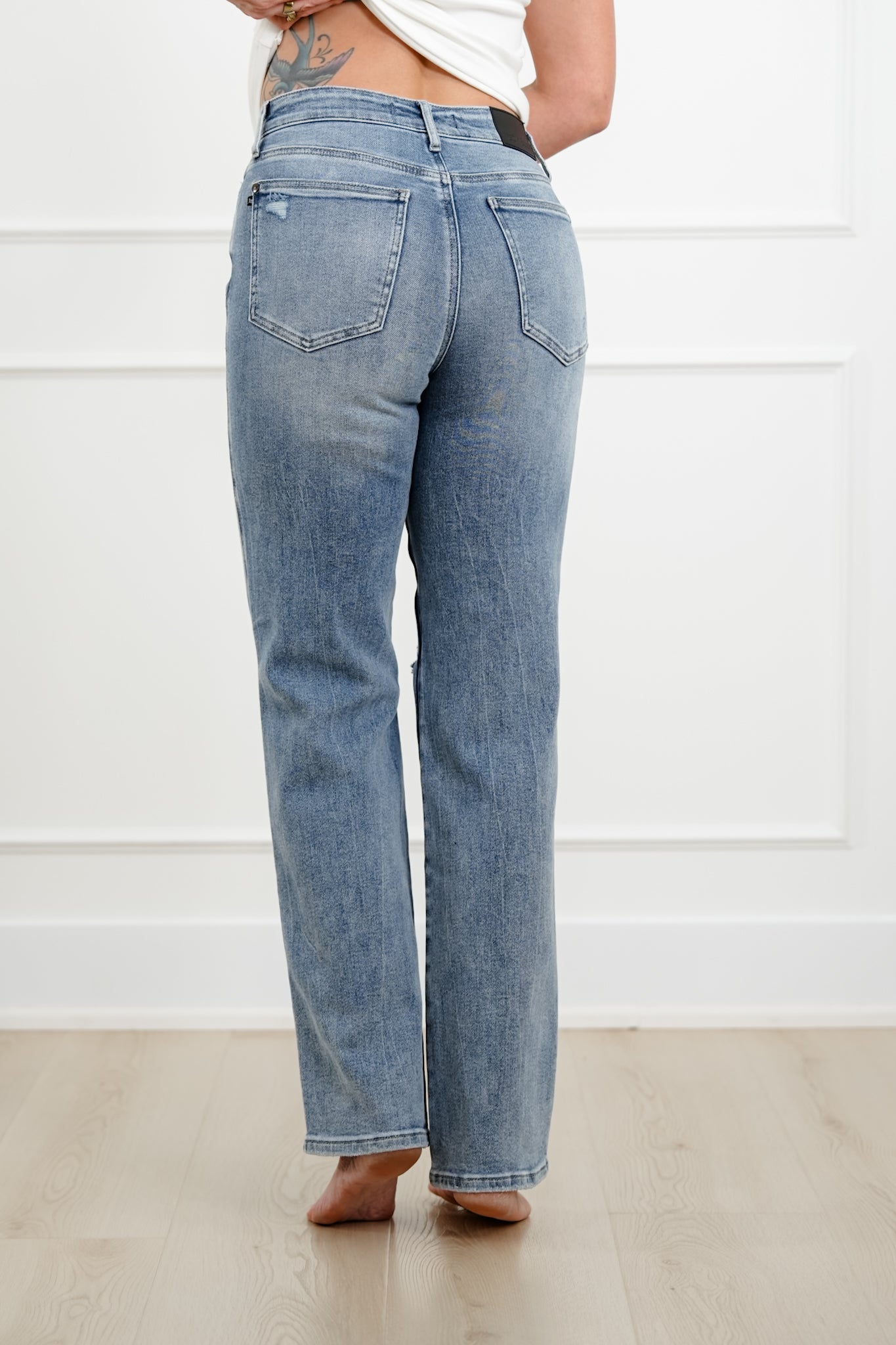 Judy Blue High Rise Medium Wash Rigid Magic Slim Straight Leg Jeans