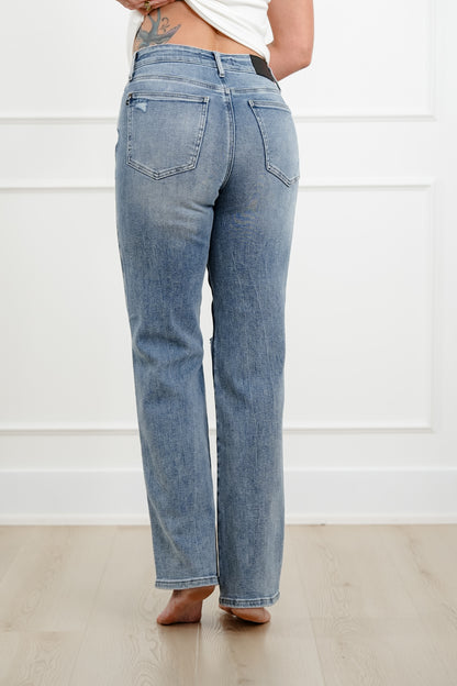 Judy Blue High Rise Medium Wash Rigid Magic Slim Straight Leg Jeans