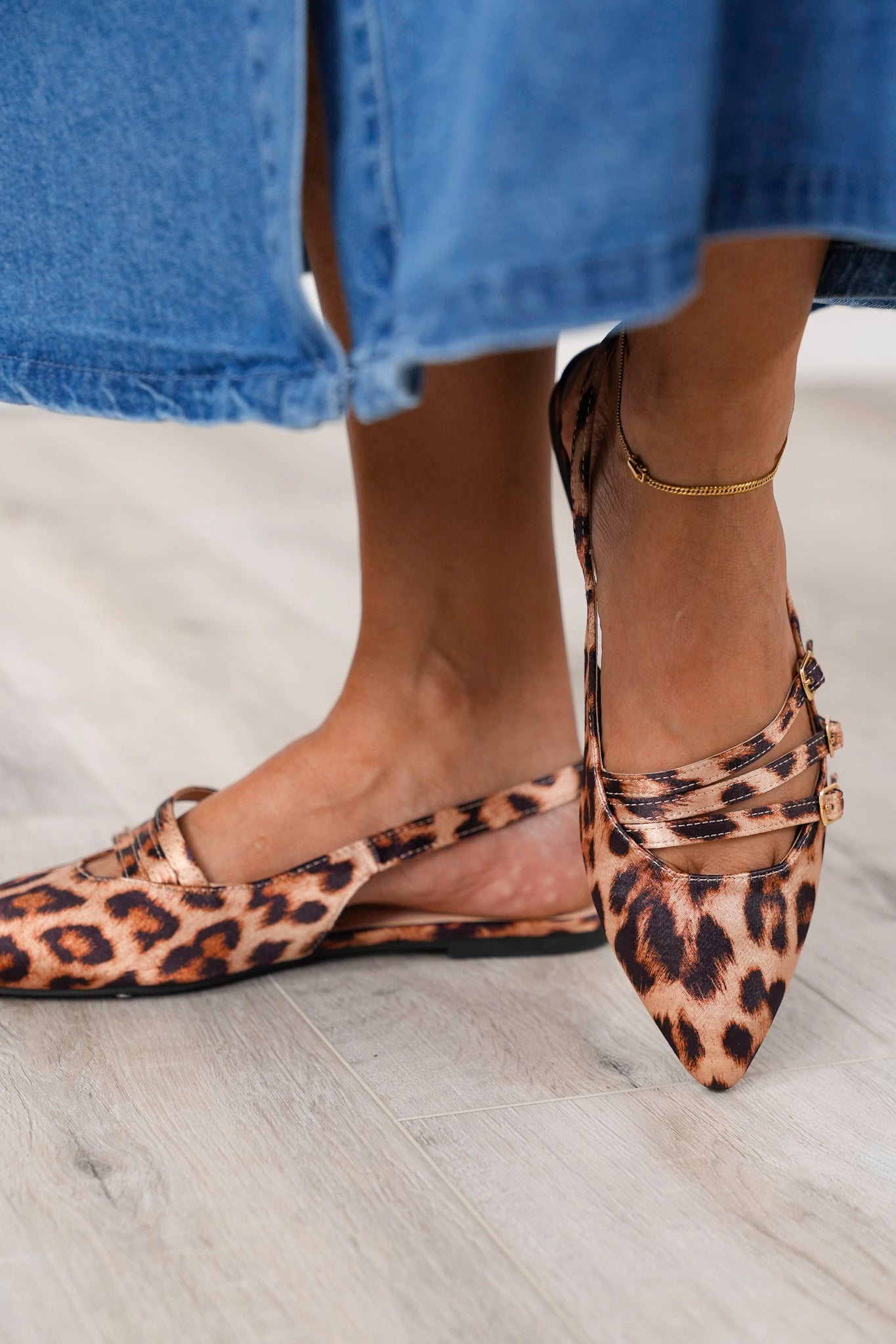 Slingback Pointy toe Flats with Buckle Straps