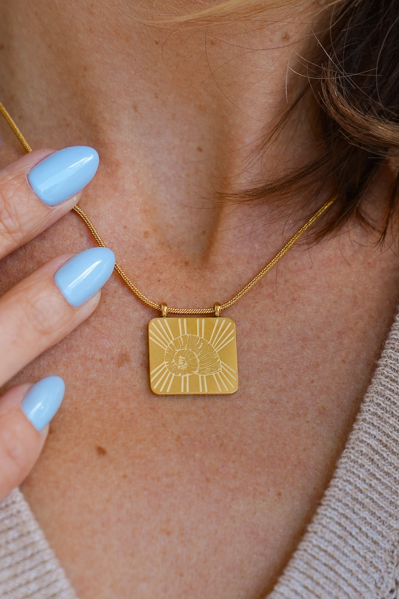 Raising Surfers The Shell Love Necklace