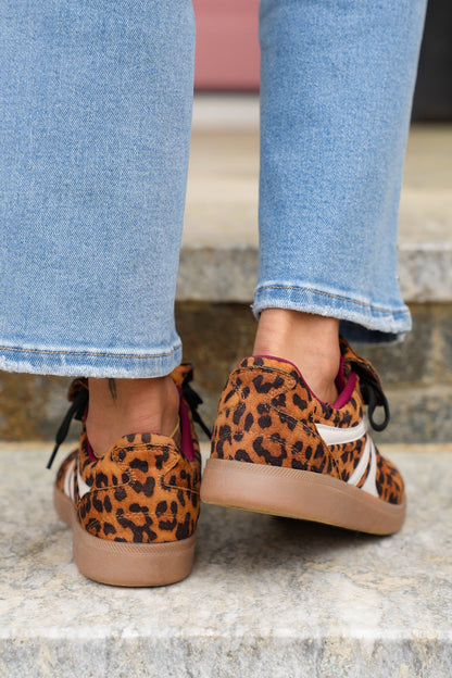 Folded Tongue Low Top Sneaker