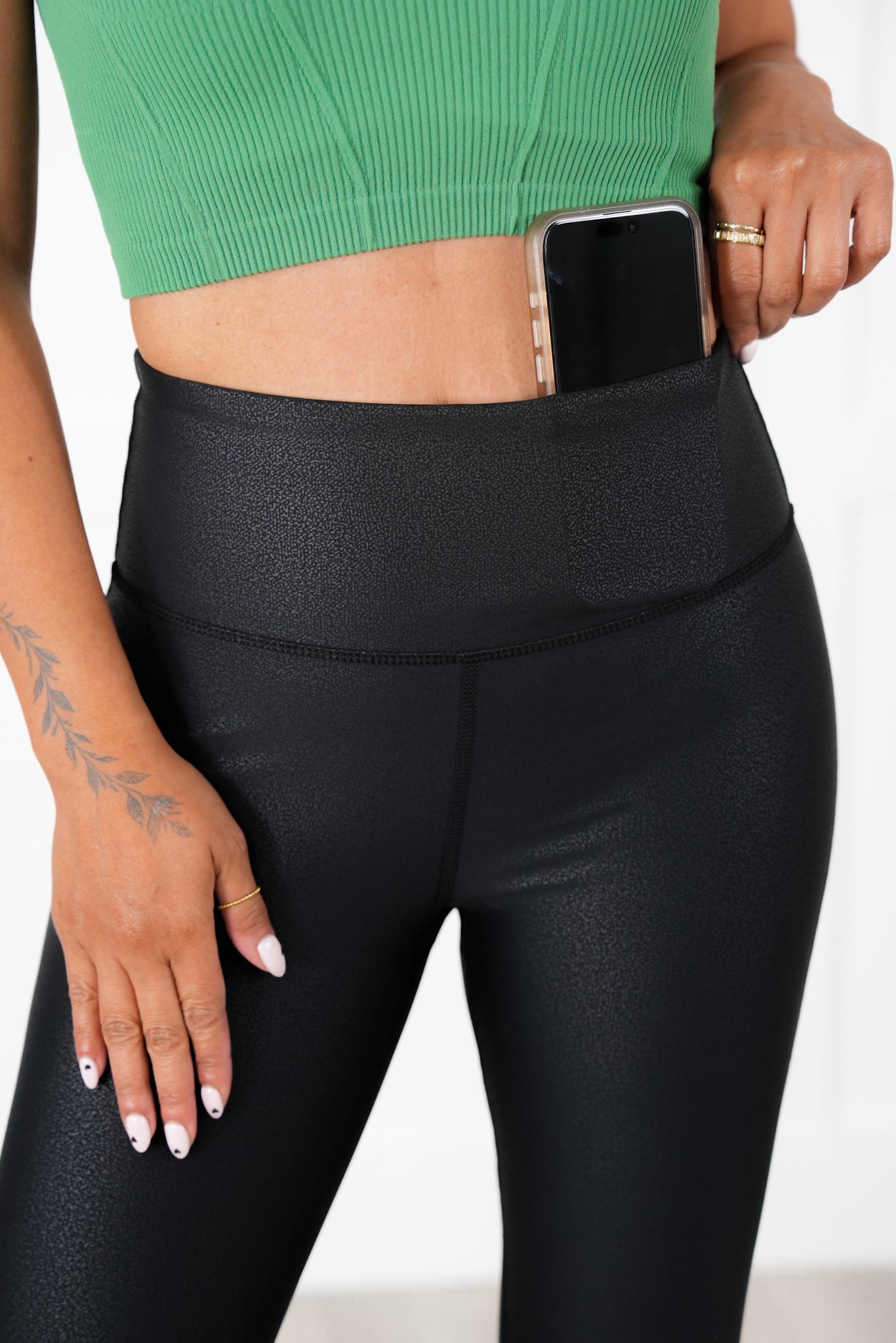RESTOCK! PLUS/REG PEBBLE LEGGINGS THE BEST!!!!!!! Black Foil Scale Leggings