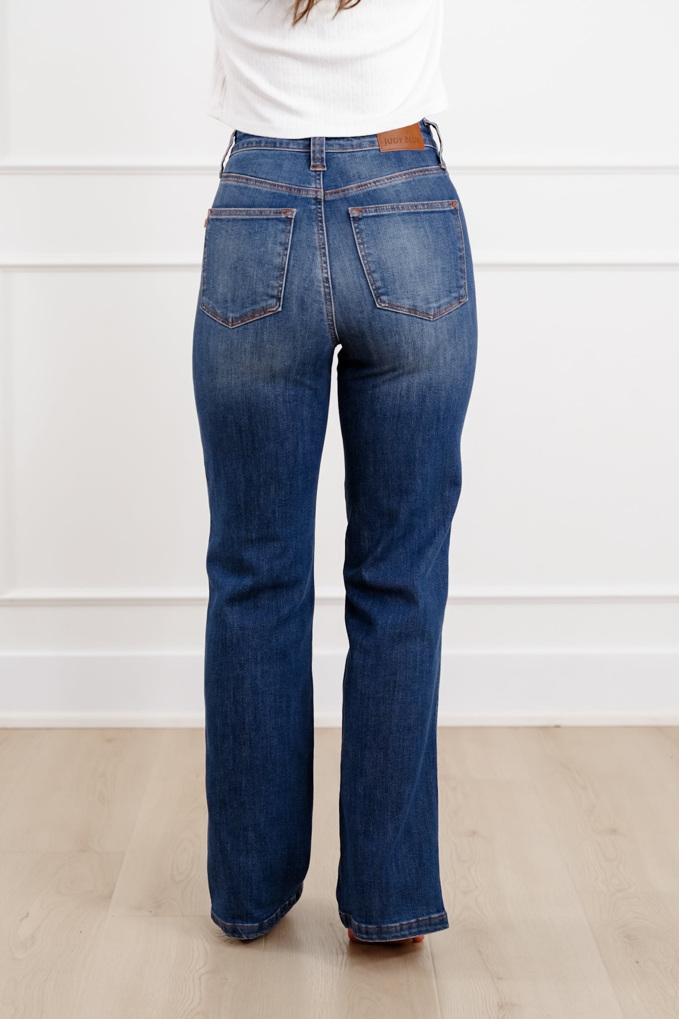 Judy Blue High Rise Medium Wash Tummy Control Straight Leg Jeans