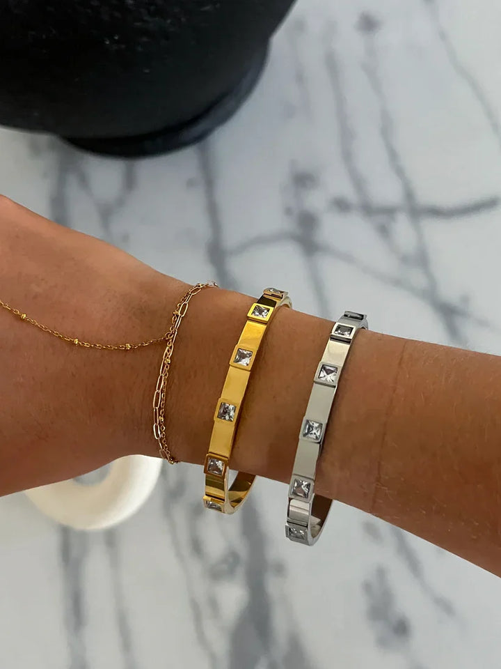Chansutt Pearls "Alex" Bangle