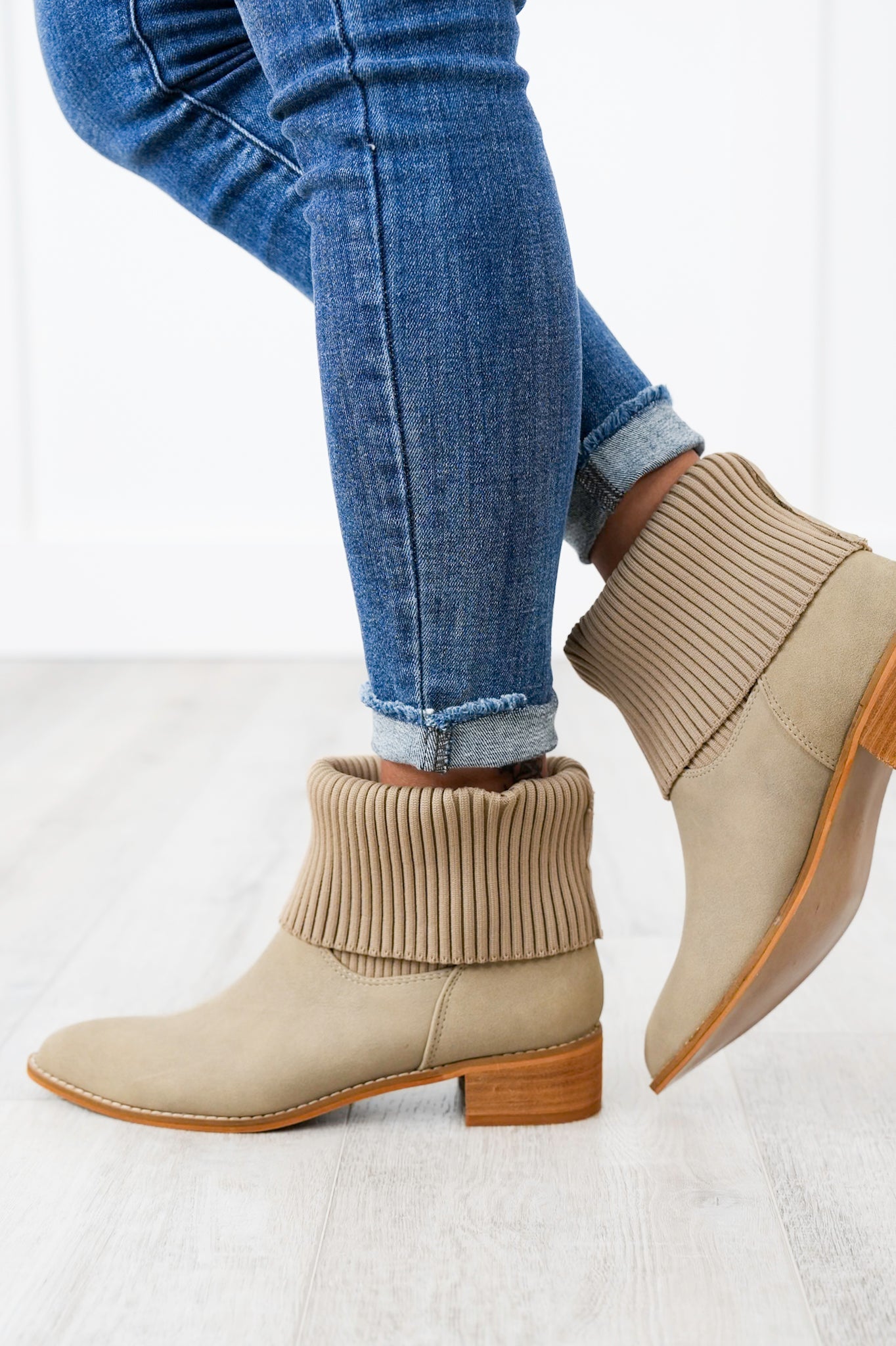 Ribbed Knit Cuff Boots