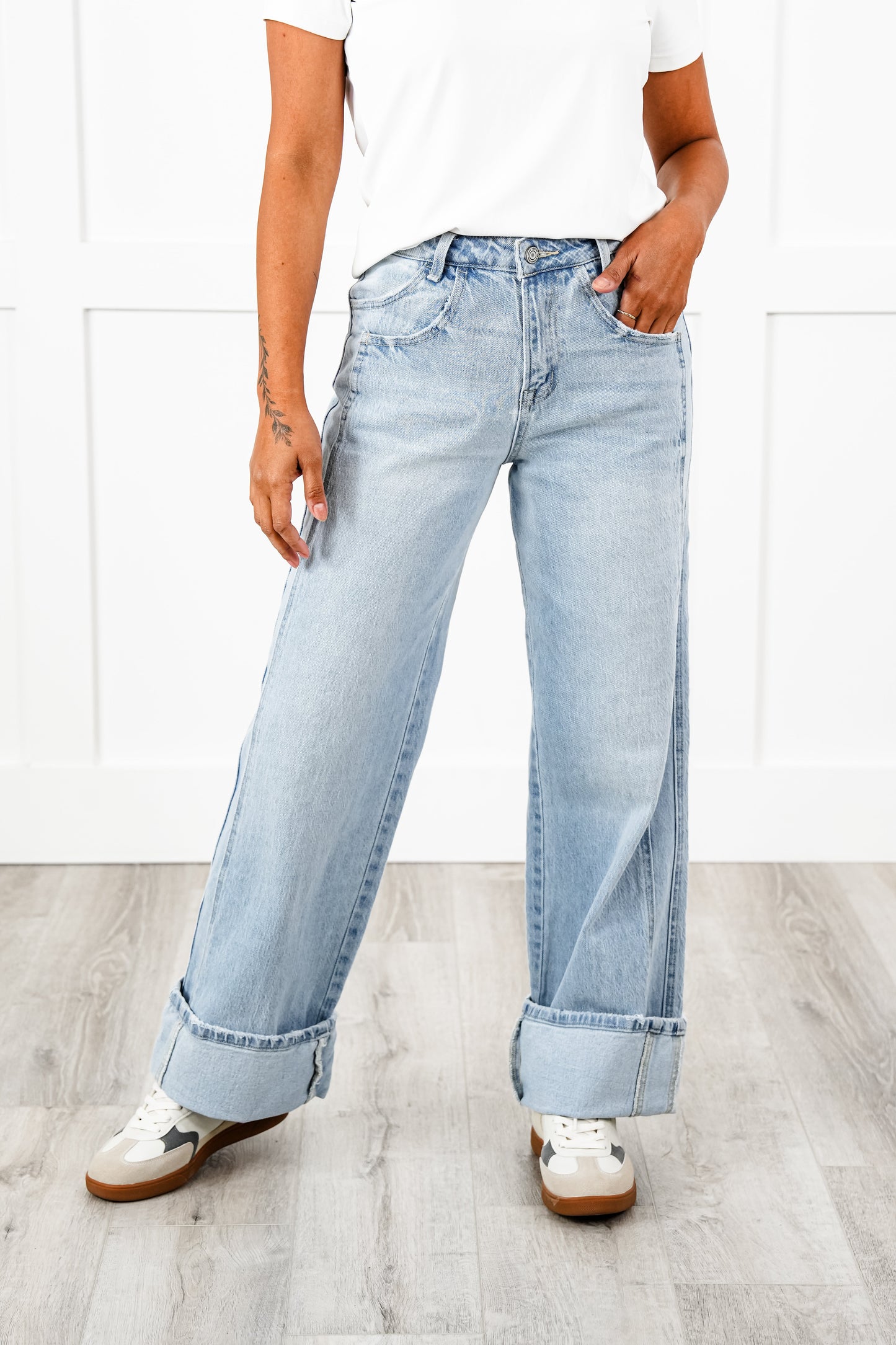 Vervet Super High Rise Light Wash Cuffed Baggy Wide Leg Jeans