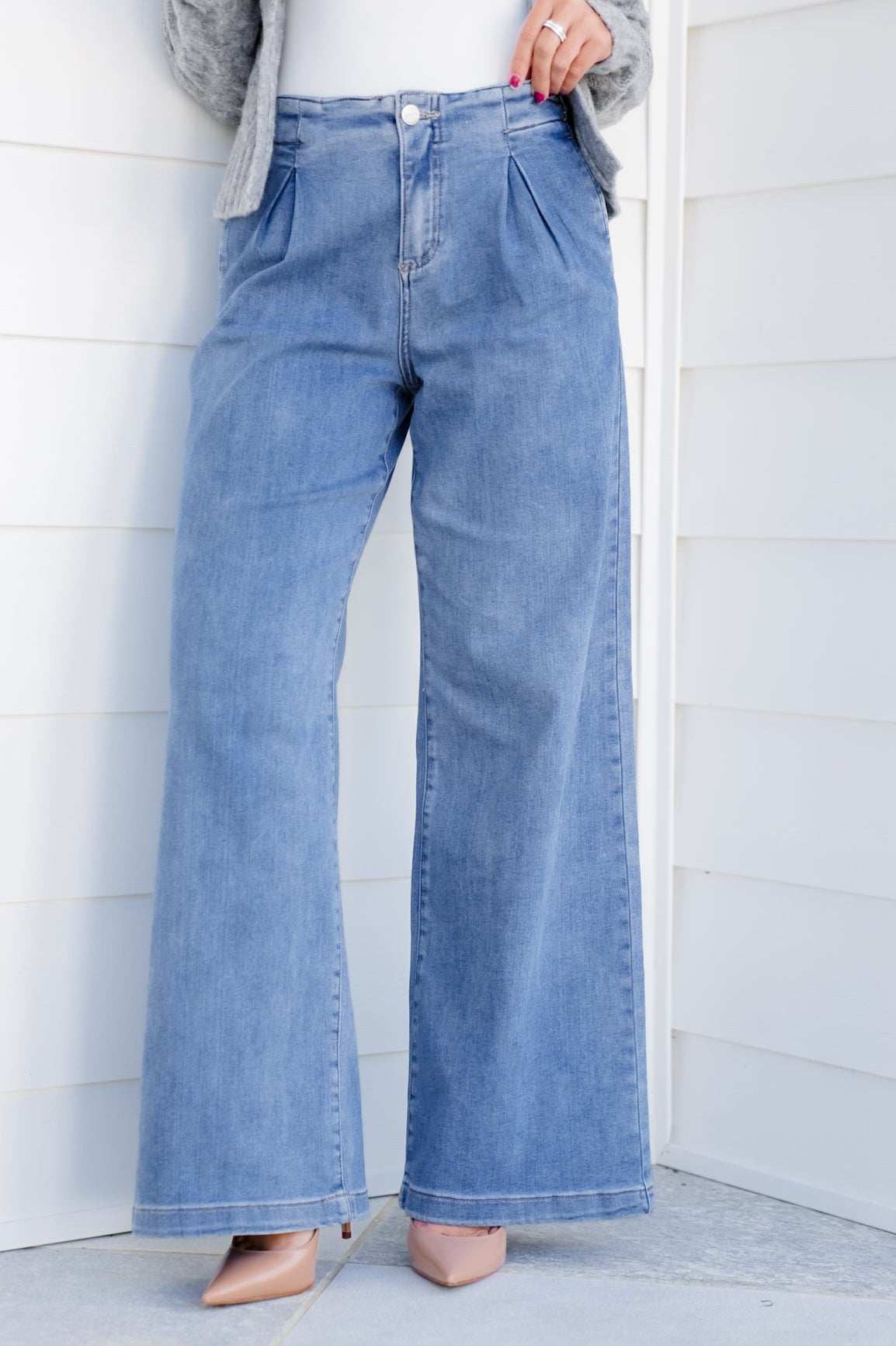 Risen Mid Rise Medium Wash Relaxed Waist Wide Leg Jeans