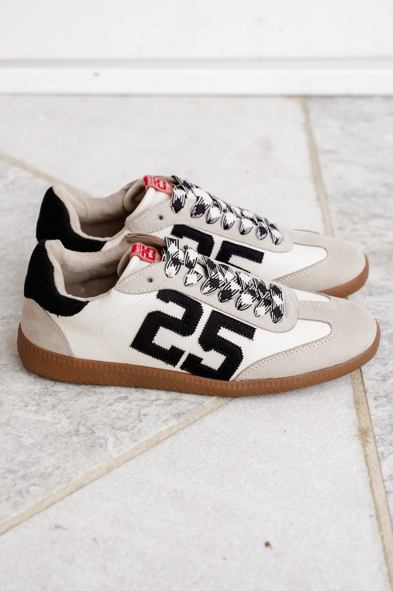 Shu Shop Vintage Style Suede Sneakers with Contrast 25 – Freckled
