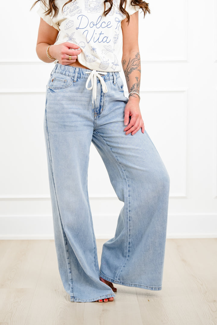 Judy Blue High Rise Light Wash Elastic Waistband Featherweight Palazzo Jeans with Shadow Pockets