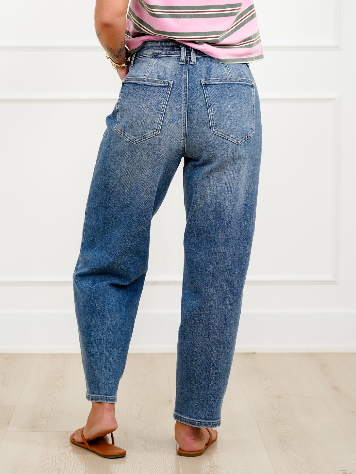 Judy Blue High Rise Medium Wash Rigid Magic Barrel Jeans With Darting