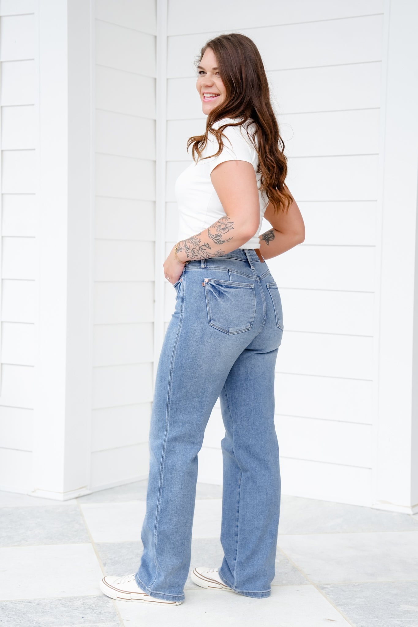 Judy Blue Mid Rise Medium Vintage Wash Tummy Control Straight Leg Jeans
