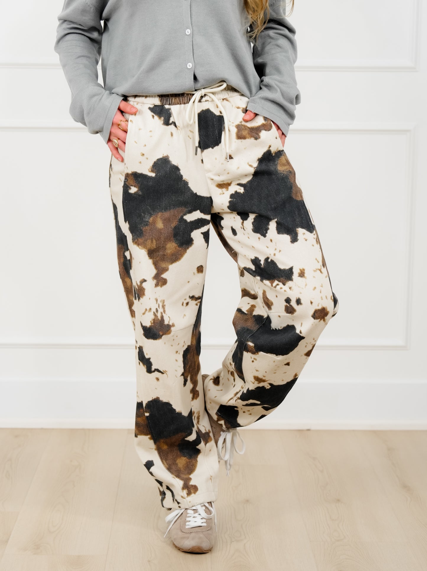 Plus/Reg Cow Print Elastic Waist Barrel Pants