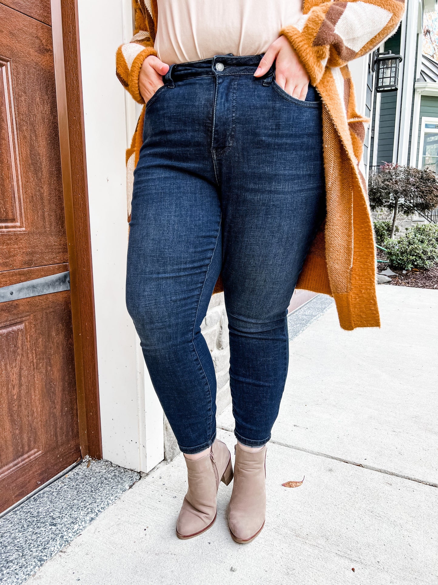 Judy Blue Non-Distressed Super Dark Tummy Control skinny