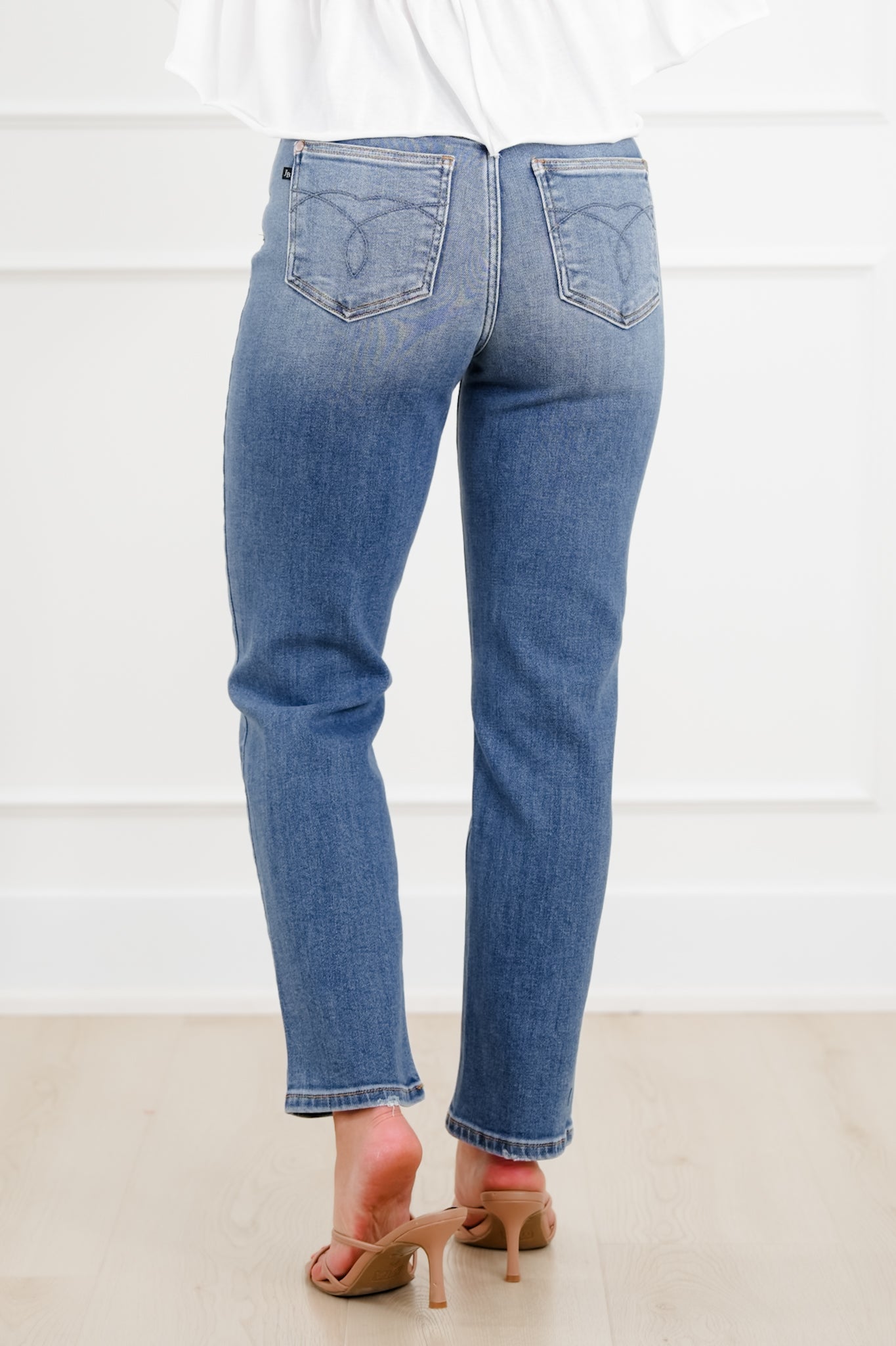 Judy Blue High Rise Medium Wash Ankle Length Straight Leg Jeans