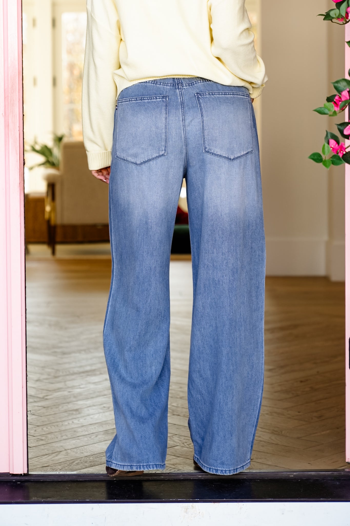 Judy Blue High Rise Medium Wash Wilhelmina Elastic Waistband with Side Panels