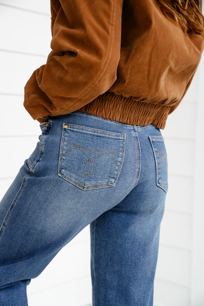 Judy Blue High Rise Medium Wash Soft Barrel Jeans with Square Pockets