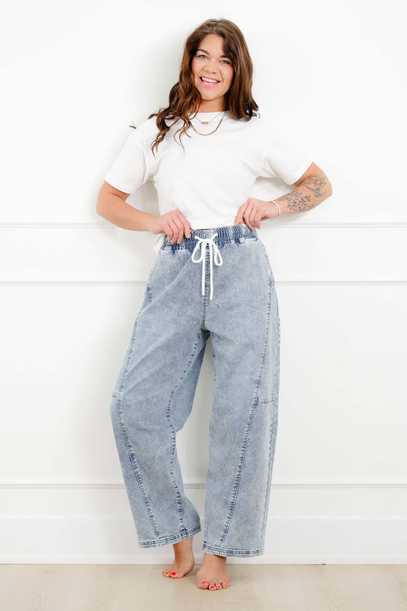 Risen Mid Rise Light Wash Elastic Waistband Barrel Jeans with Front Seam