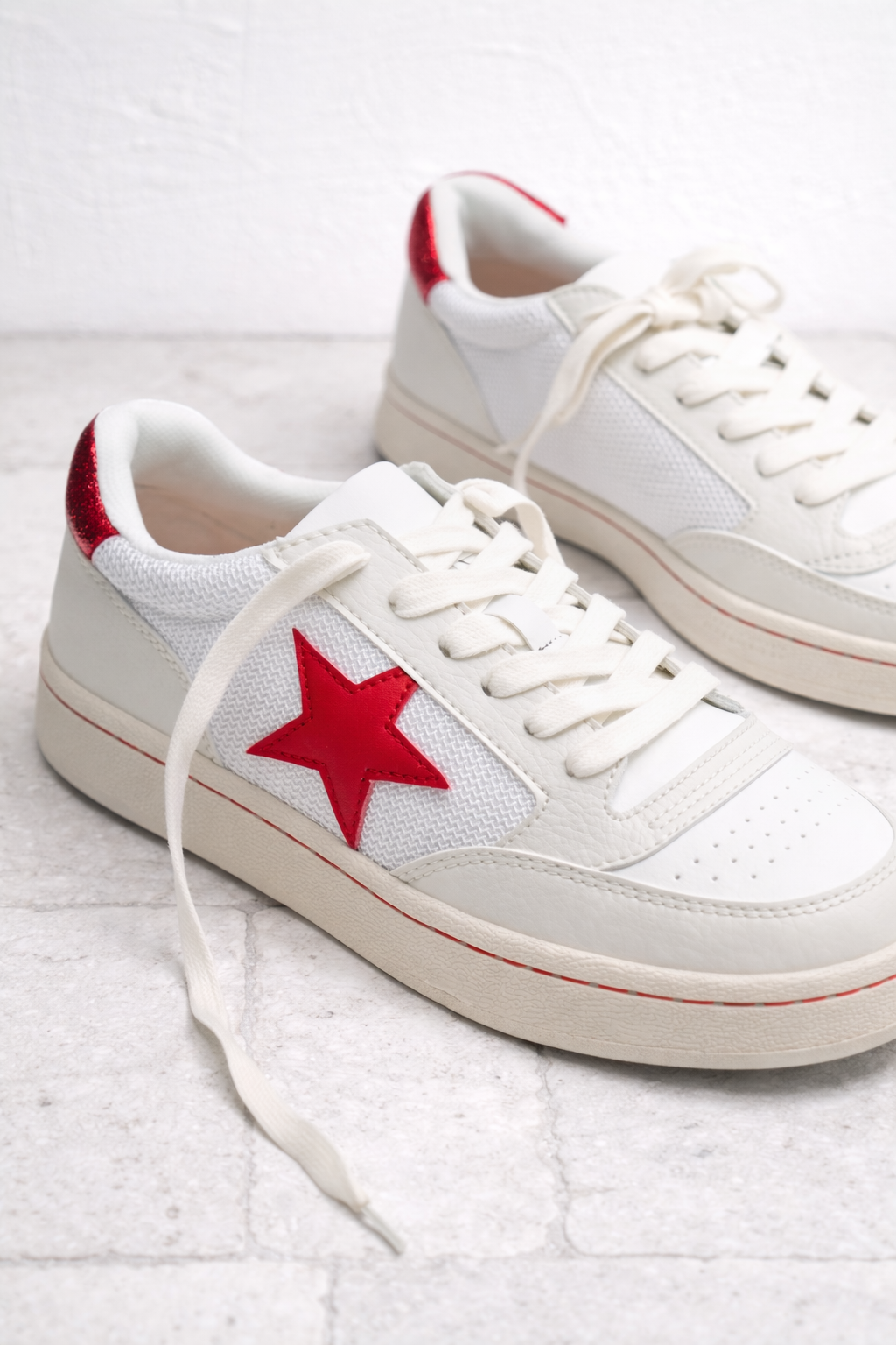 Yellow Box Retro Star Detail Lace Up Sneaker