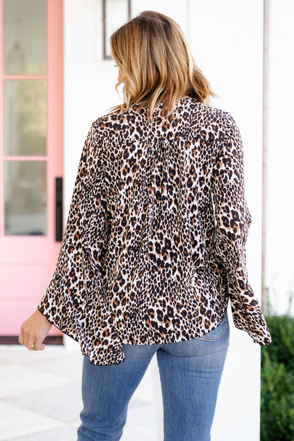 Plus/Reg Leopard Print Long Bell Sleeve V Neck Top