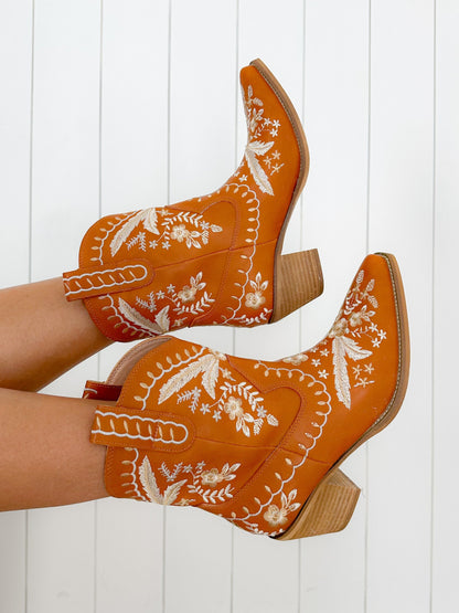 Detailed Floral Stitch Round Toe Boots