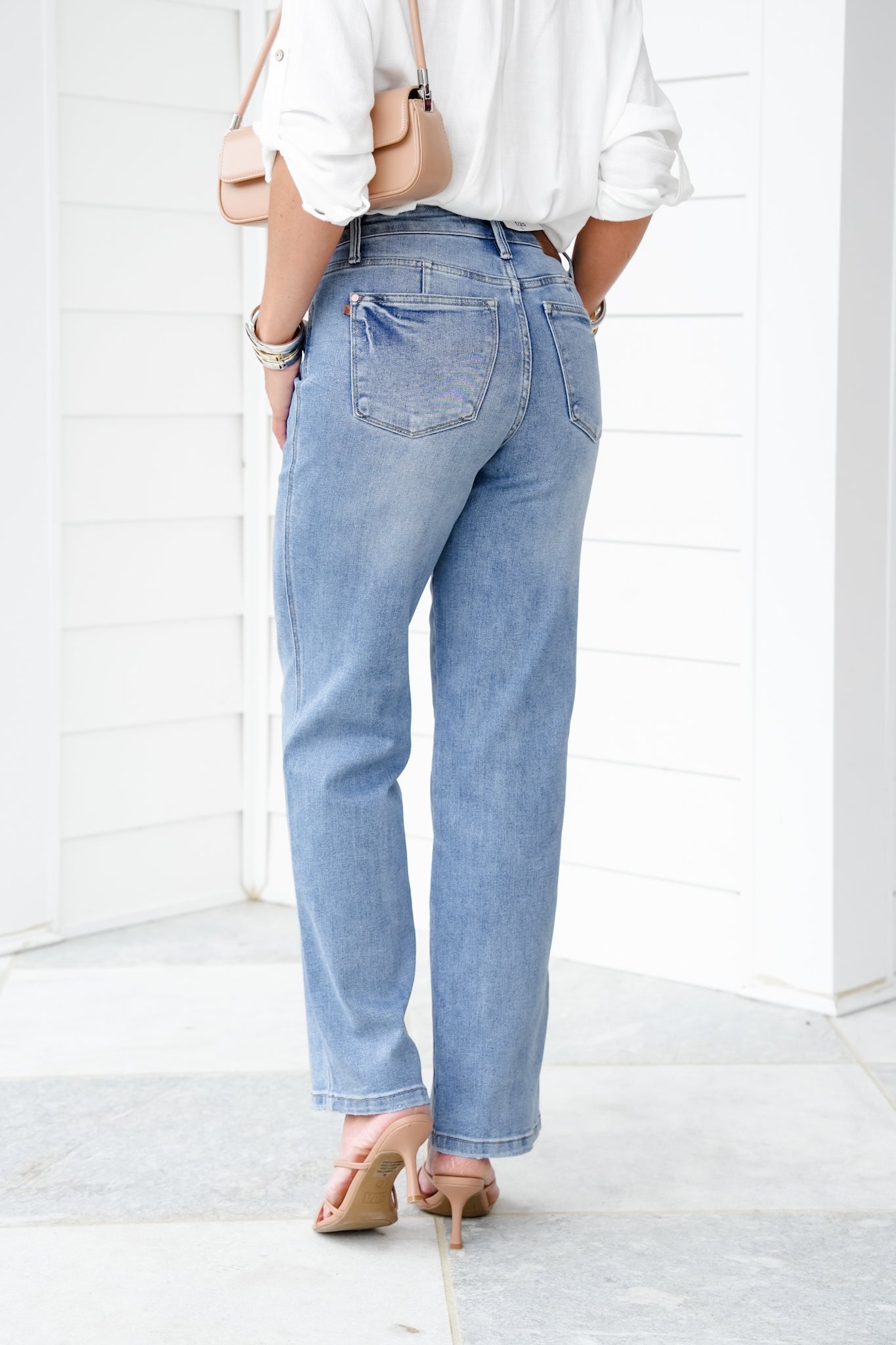 Judy Blue Mid Rise Medium Vintage Wash Tummy Control Straight Leg Jeans