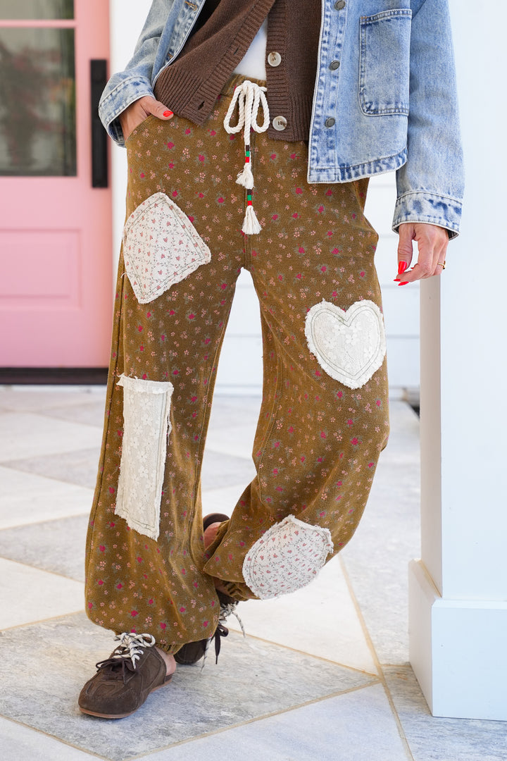 POL Floral Print Elastic Waist Pants with Patch Detail
