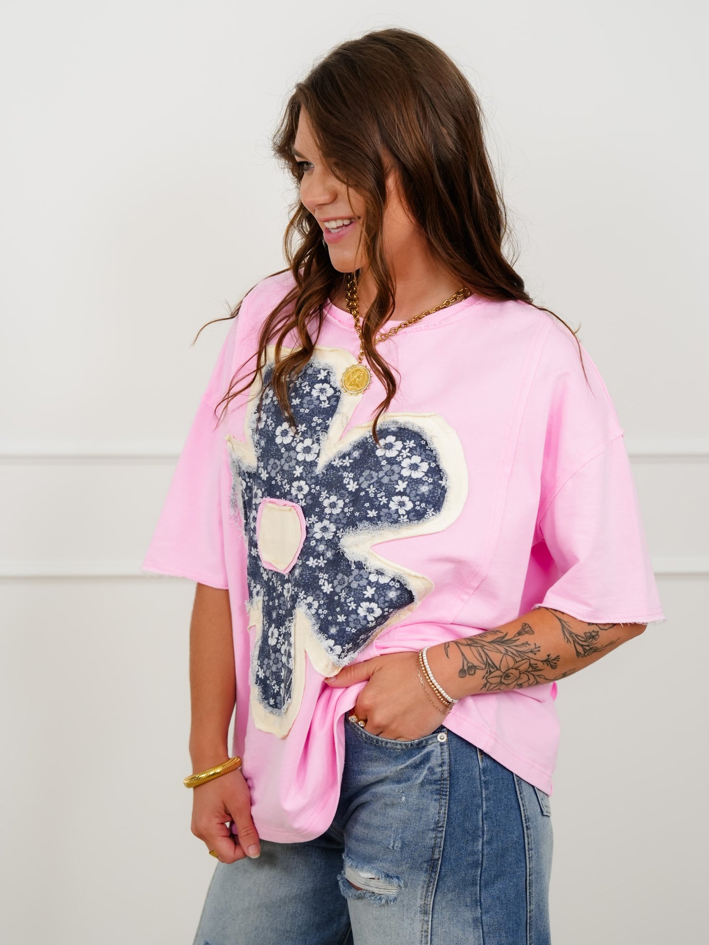 Short Sleeve Top with Retro Flower Patch